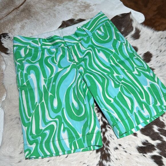 LILLY PULITZER Women's Green & Blue Chipper Short ~ Ladies Size 2 - Picture 2 of 7